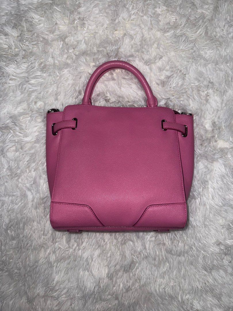 Beanpole Women's Handbag (Category: Luxury Bags & Wallets) located in Pateros City. Submitted by cozyclurb (Listing ID 1399200596, Image 2). Description: .
