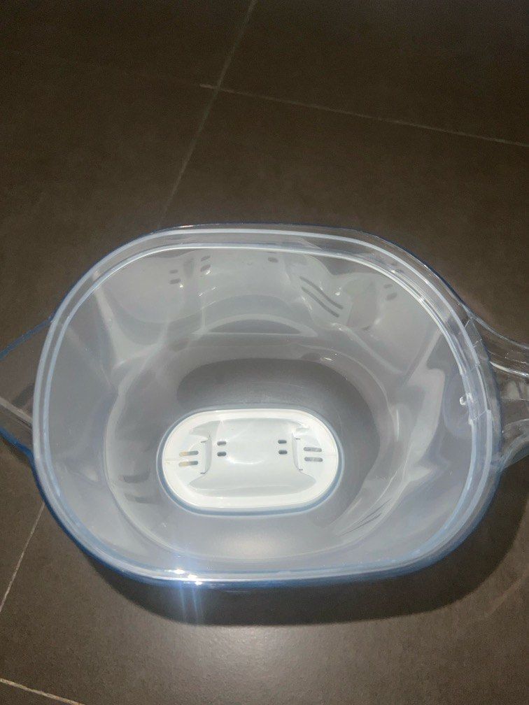 BRITA WATER FILTER (Category: Water Bottles & Tumblers) located in Dasmarinas. Submitted by graceeeeeeeee (Listing ID 1399084638, Image 3). Description: i have a new built in water filter kaya decluttering.