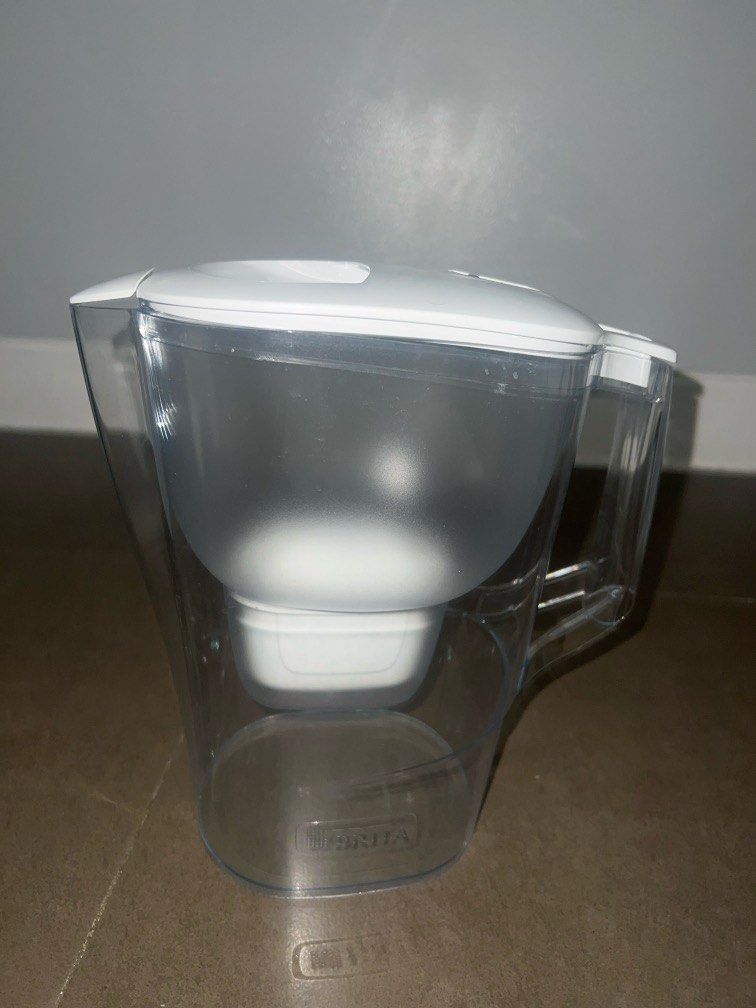 BRITA WATER FILTER (Category: Water Bottles & Tumblers) located in Dasmarinas. Submitted by graceeeeeeeee (Listing ID 1399084638, Image 1). Description: i have a new built in water filter kaya decluttering.
