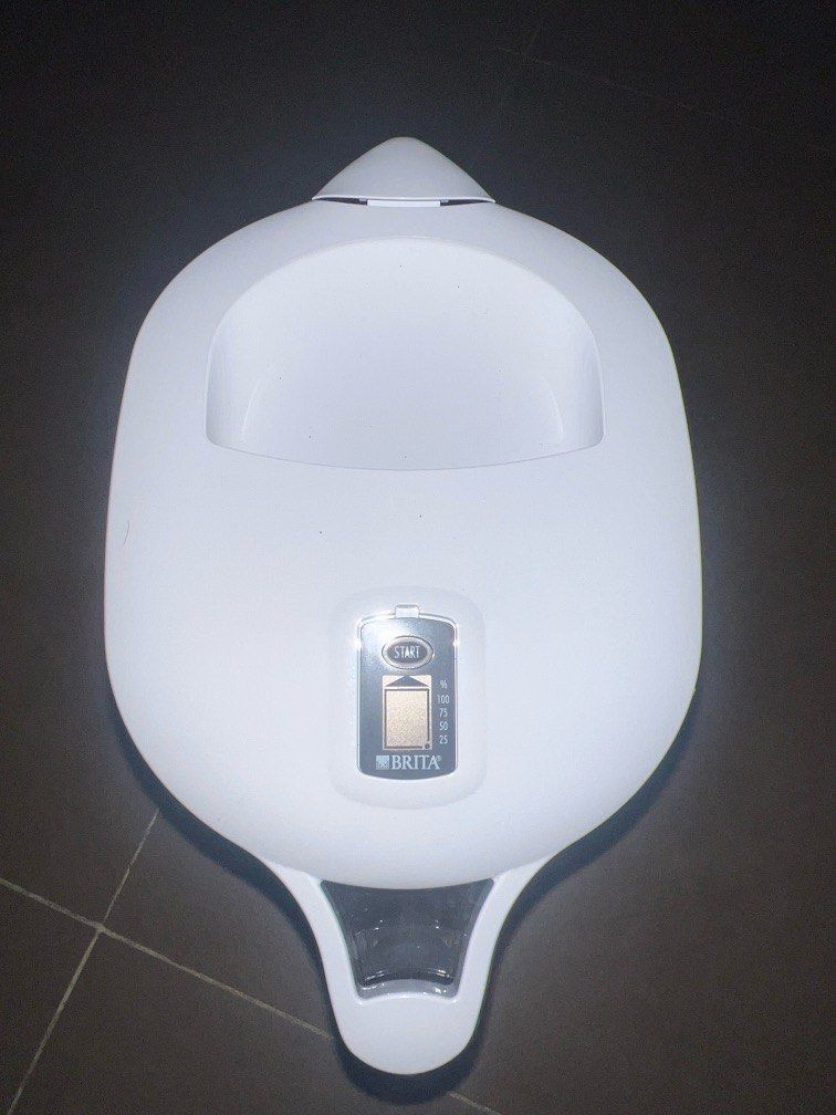 BRITA WATER FILTER (Category: Water Bottles & Tumblers) located in Dasmarinas. Submitted by graceeeeeeeee (Listing ID 1399084638, Image 2). Description: i have a new built in water filter kaya decluttering.