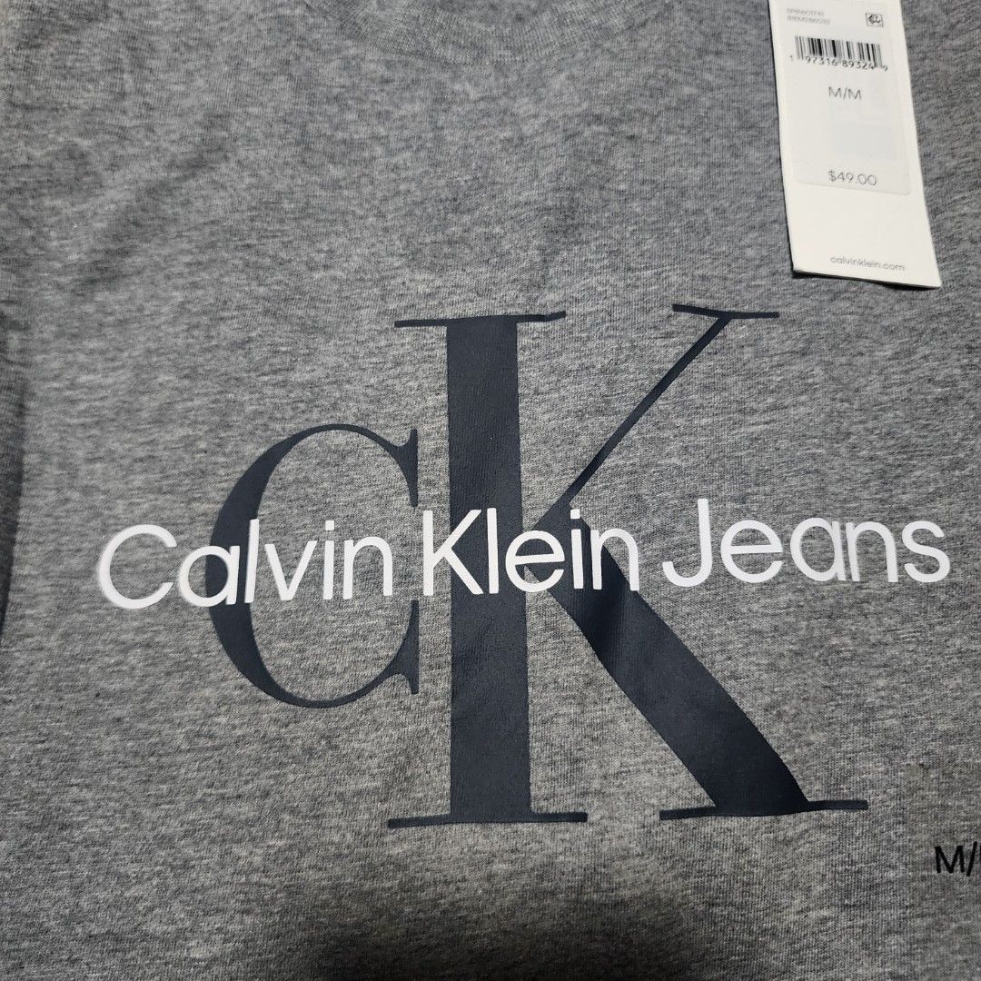 Calvin Klein (Category: Tshirts & Polo Shirts ) located in Manila. Submitted by zamken21 (Listing ID 1399175392, Image 2). Description: Brandnew with tag original from canada size Mediun W21 L27 Gray No paper bag MOP : gcash, Maya , Unionbank Shipping : j&t , lbc meetups : Paco , Pedro gil, Rob Ermita.