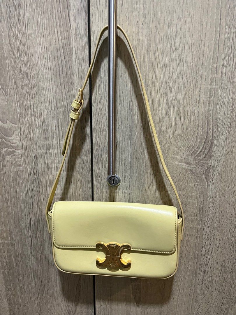 Celine Triomphe Shoulder Bag (Category: Luxury Bags & Wallets) located in Mandaluyong City. Submitted by bagsetalbyjas_09 (Listing ID 1399205021, Image 1). Description: .