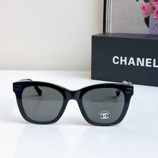 Chanel 黑色太陽眼鏡64213020777474110
