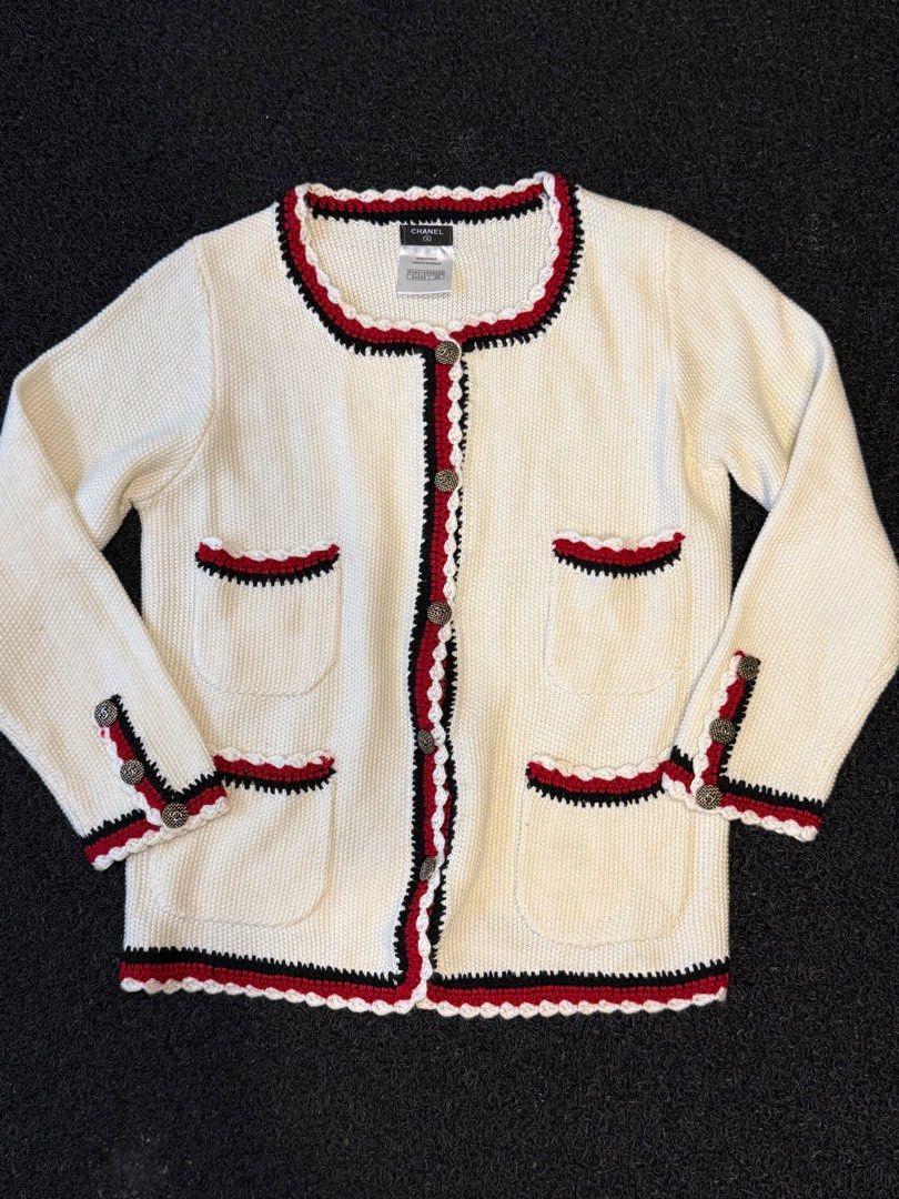 Chanel knitted longsleeve blazer (Category: Coats, Jackets and Outerwear) located in Binalonan. Submitted by sheenaluxarchive (Listing ID 1399124875, Image 1). Description: Small to med No major flaws Orig.