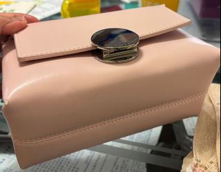 Charles & Keith 粉色斜挎包64208540417155110