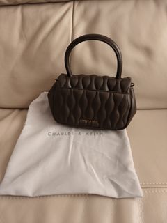 Charles & Keith 棕色手提包64211993502339110
