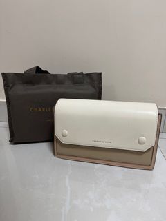 Charles & Keith 撞色斜挎包64218035531906110