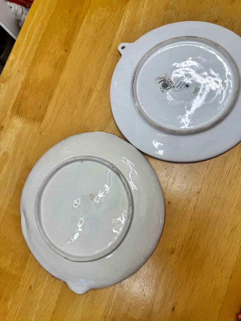 Christmas plates (Category: Dinnerware & Cutlery) located in Manila. Submitted by camshomecollections888 (Listing ID 1399056292, Image 3). Description: Price for both 8 inches plate Santa plate has natural crazing and some paint chip .