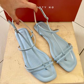 (Category: ) located in . Submitted by min_wardrobe (Listing ID 1399078488, Image 1). Description: .