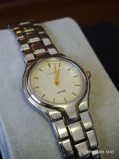 (Category: ) located in . Submitted by thewatchshop25 (Listing ID 1399118695, Image 1). Description: .