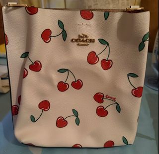 Coach 車厘子 two way bag64219703273857110