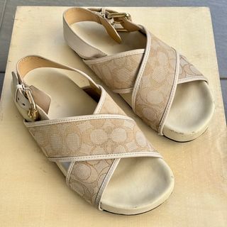 (Category: ) located in . Submitted by min_wardrobe (Listing ID 1399082165, Image 1). Description: .