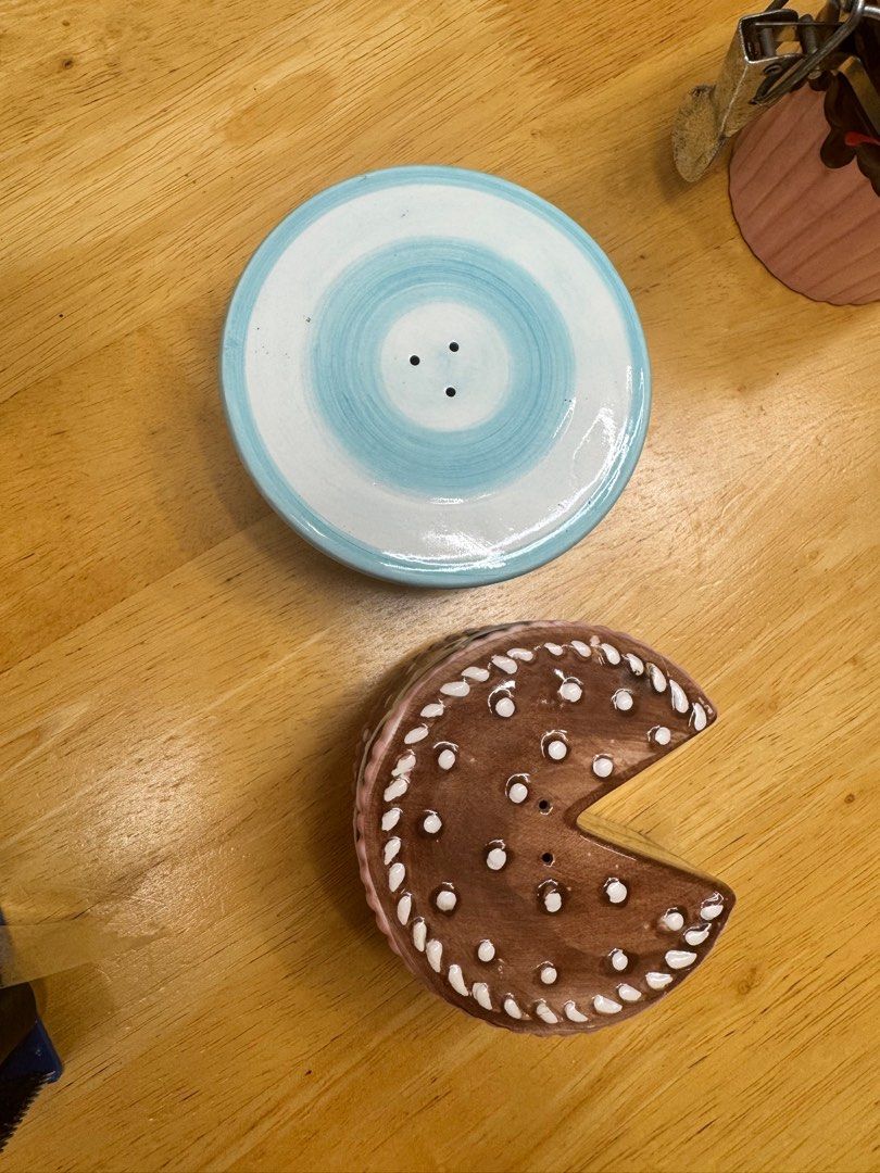 Cupcake design canister salt & pepper shaker (Category: Coffee & Tea Tableware) located in Manila. Submitted by camshomecollections888 (Listing ID 1399058182, Image 3). Description: Cupcake canister height: 4 1/2” P150 Cupcake coffee tea canister height:5 1/2” P320 Cake salt & pepper shaker P350.