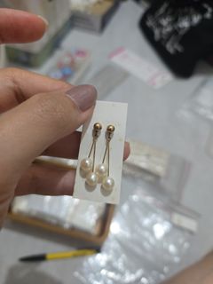 D. 白珍珠(4小粒)耳釘(耳針、耳托 14K)64211993950595110