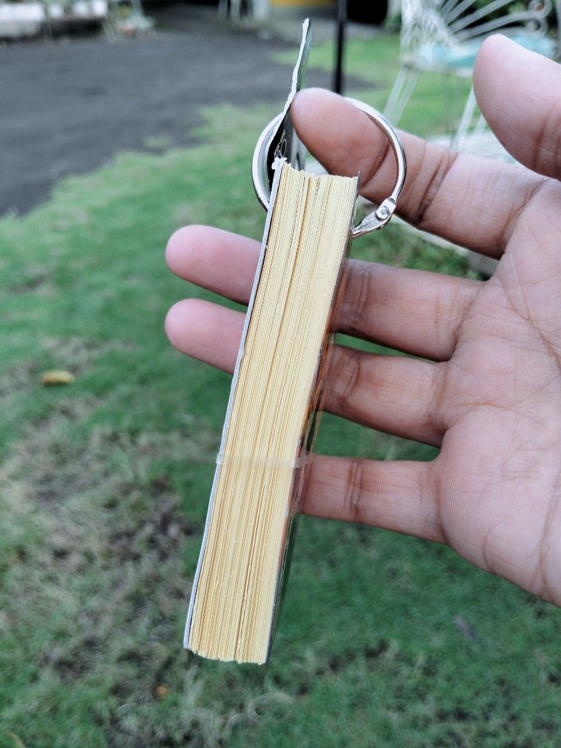 Demon Slayer Zenitsu Keychain (Category: Character Goods) located in Ligao. Submitted by jmcollcxxxxn (Listing ID 1399057716, Image 2). Description: - Features Zenitsu from Demon Slayer. - Rectangular keychain design. - Clear protective layer. - Durable metal ring. - Back design: Stack of pages. - Ideal for Demon Slayer fans..