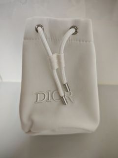 Dior white cosmetics bag 白色化妝袋  11cm x17 cm,  8x8cm opening64213878488449110