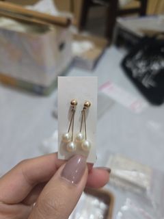 E. 白珍珠(4小粒) 耳釘(耳針、耳托 14K)64211993890946110