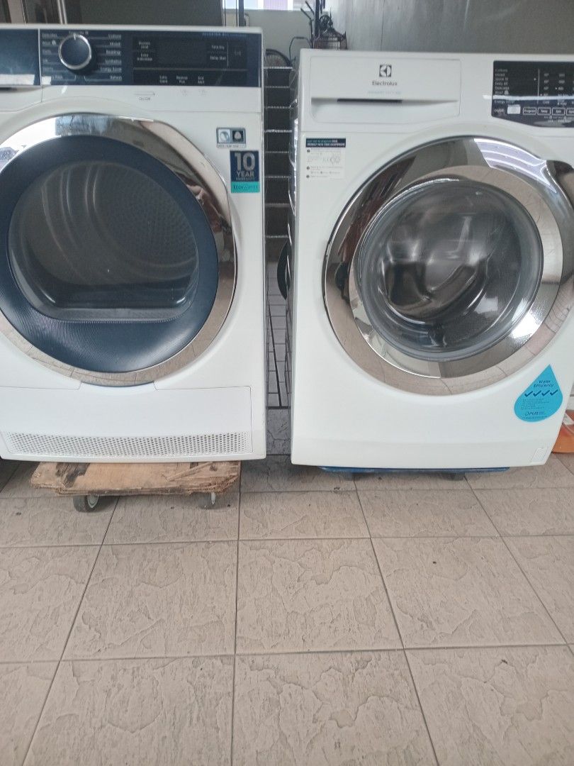 Electrolux washing machine & dryer 9kg, TV & Home Appliances, Washing