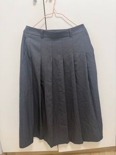 GU灰色百褶長裙64216902477057110