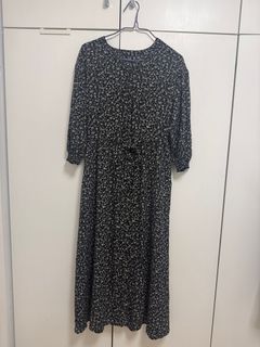 GU黑色碎花連身長裙64217366765186110