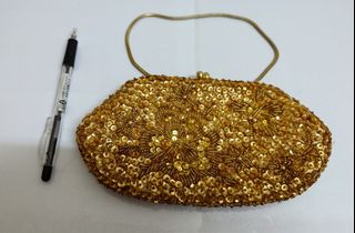 hand made in Hong Kong 珠片手餐 around 20 cm / 11 cm  x 10 cm64213440172290110