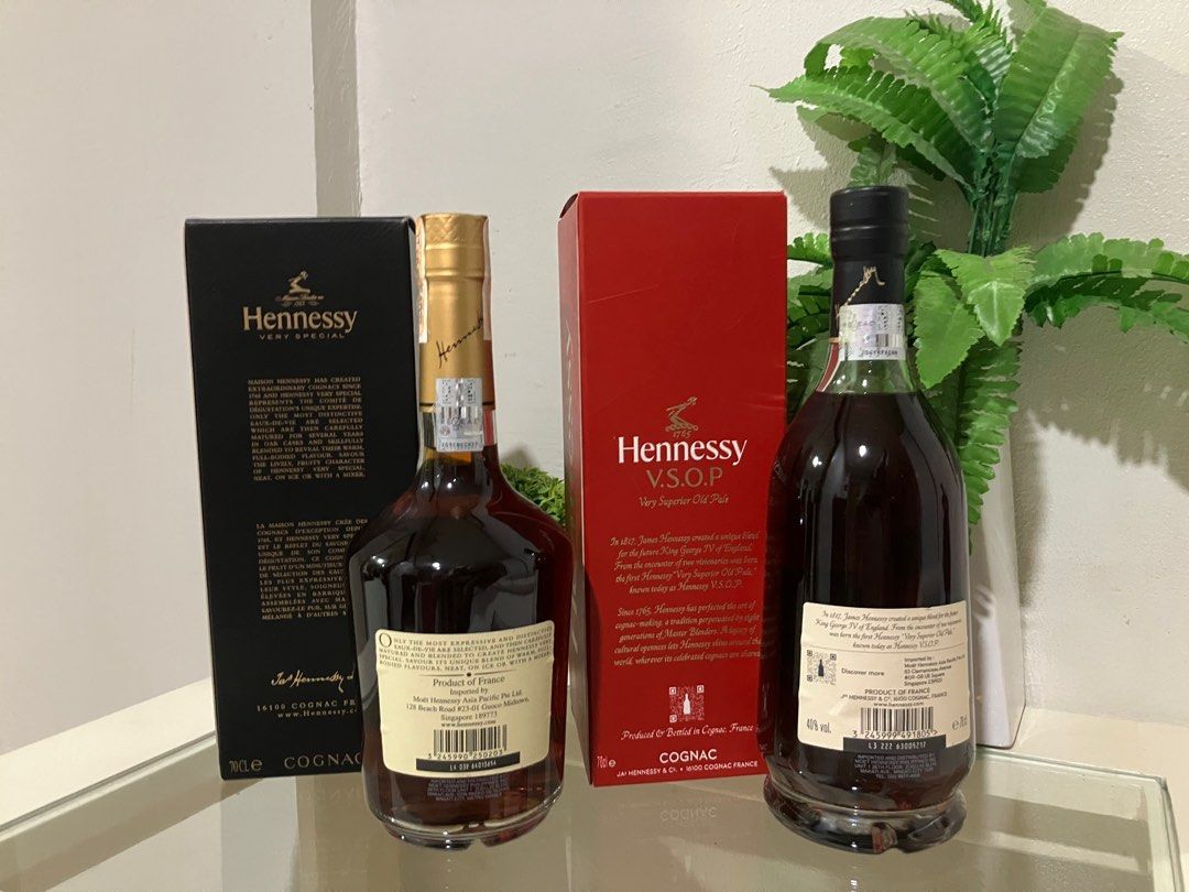 Hennessy VS & VSOP Cognac 700ml (Category: Beverages) located in Quezon City. Submitted by kurosu09 (Listing ID 1399214162, Image 2). Description: - Hennessy VS 700ml PHP1849 - Hennessy VSOP 700ml PHP2849 - Payment via bank transfer, GCash, Maya - Unfortunately don’t accept trades - Delivery fee not included in the price and will be shouldered by the buyer - Meet up in QC or Pasig area - Courier of choice (eg Lalamove, Grab or LBC for long distan