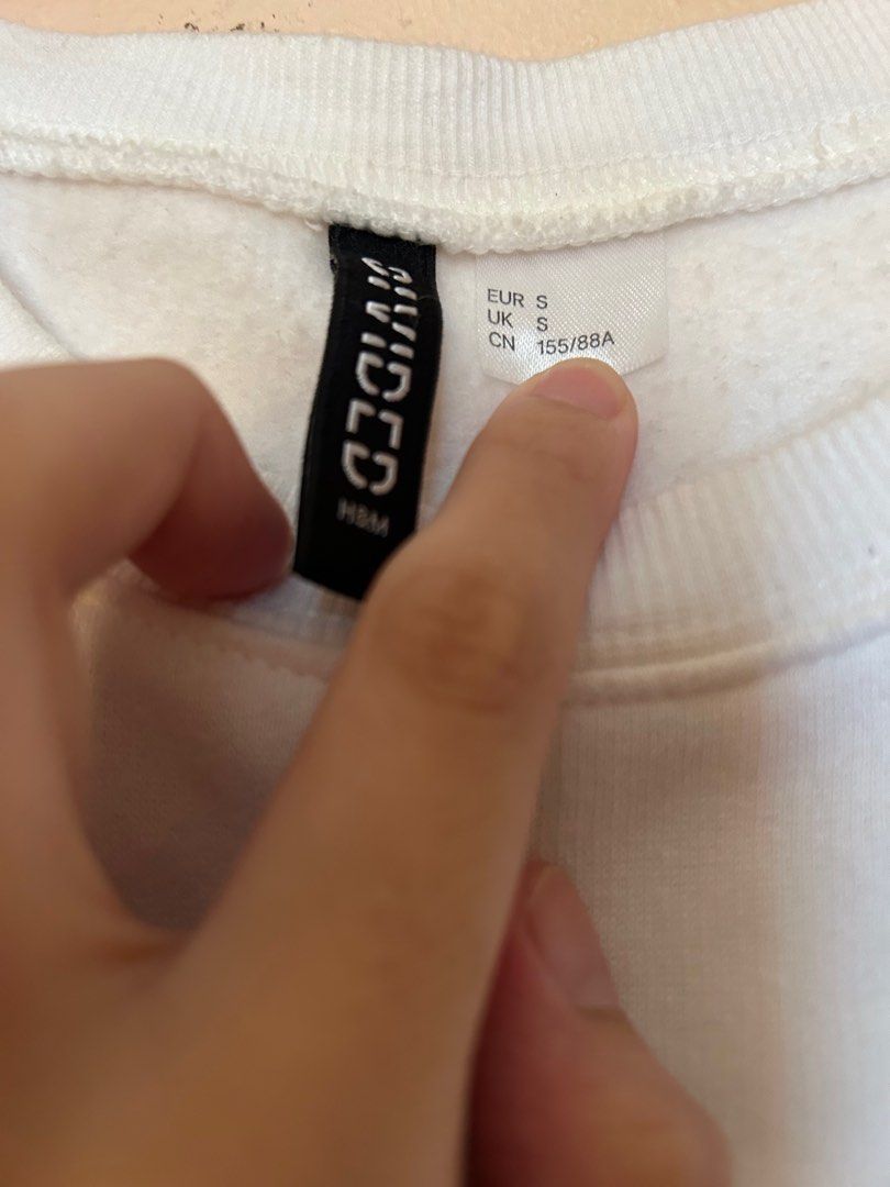 H&M Divided NASA Sweatshirt - Size S (Category: Coats, Jackets and Outerwear) located in Manila. Submitted by friaaime22 (Listing ID 1399191698, Image 3). Description: FOR ONLY 500 (NEGOTIABLE) RFS: DECLUTTERING STUFF - H&M Divided NASA sweatshirt - Size: S - Features NASA logo on front and sleeves - Crew neck - Long sleeves - Soft and comfortable material - Ideal for casual wear.