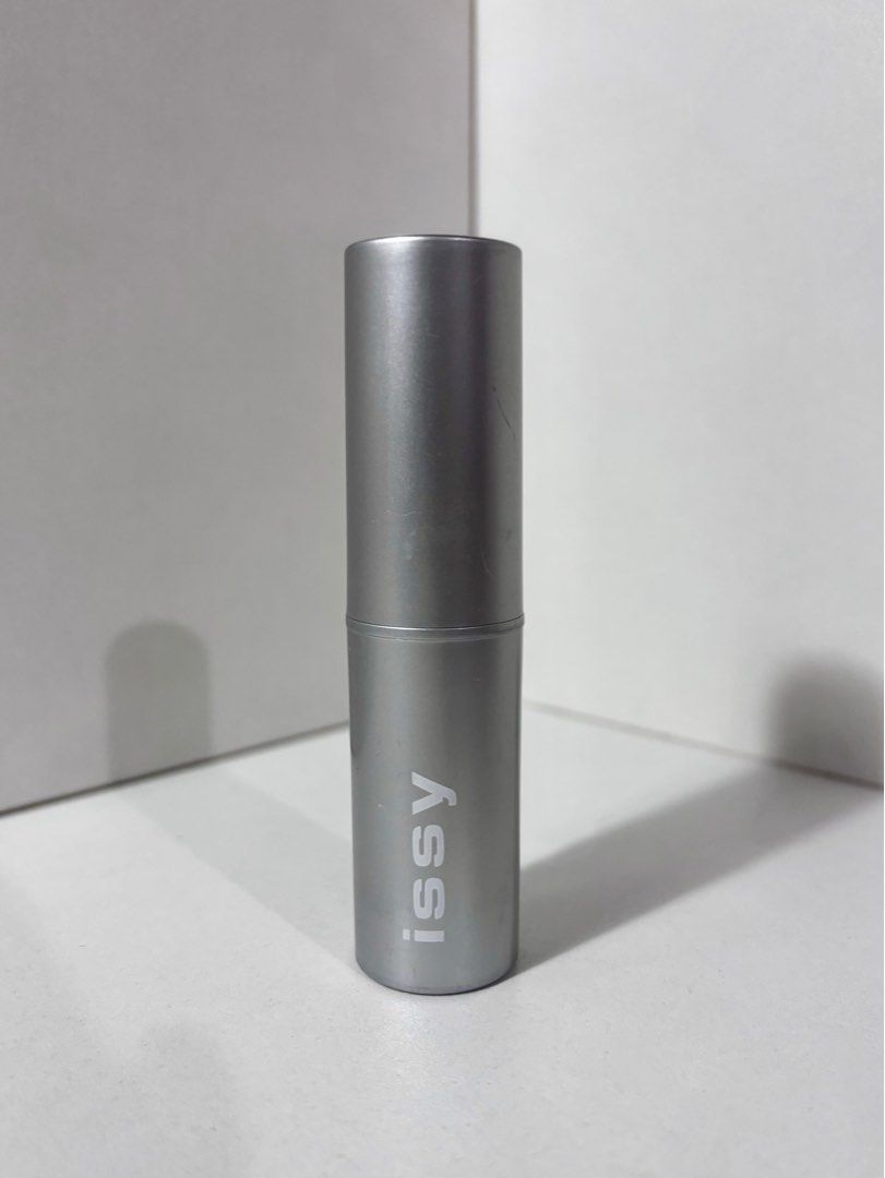 Issy & Co. Active Skin Stick - Fawn (Category: Makeup) located in Pasig City. Submitted by anne.rae (Listing ID 1399175058, Image 1). Description: Bought and opened 09-09-25 Used three times total No box, lightly used - Issy & Co. Active Skin Stick in Fawn - Stick foundation - Shade: Fawn - Net weight: 7.5 g / 0.26 oz - Product code: AS5101 - Silver tube packaging.