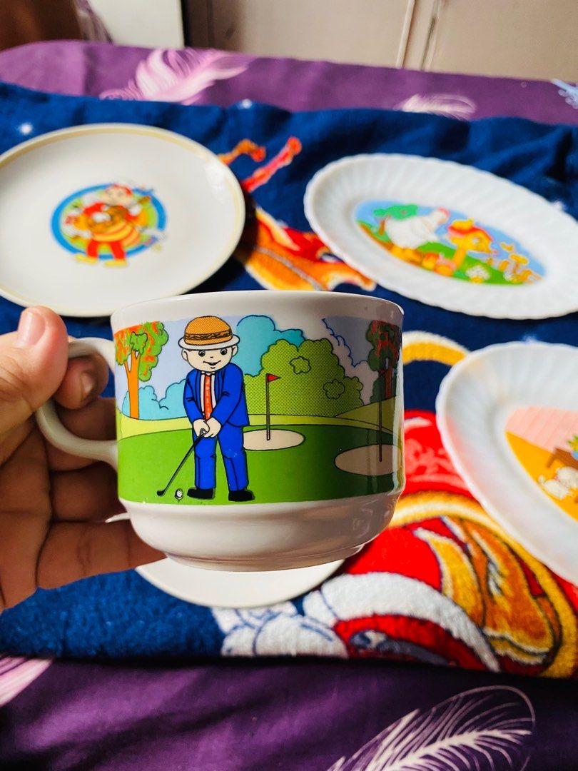 Jollibee Vintage Plate 1988 (Category: Dinnerware & Cutlery) located in Cainta. Submitted by sjprelovedbotique (Listing ID 1399090403, Image 3). Description: 1 jollibee plate 1 mug 1 small plate 2 oval plate Pwede per piece. .