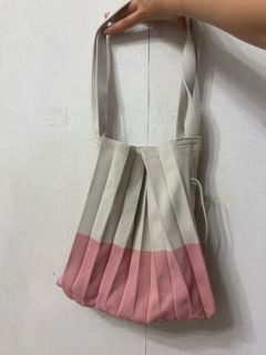 kotex 櫻花拼色可摺疊針織手袋 Pleated Shoulder Bag with AdjustableStrap64216185339138110
