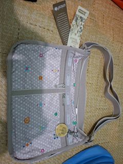 LeSportsac × Disney  小小世界 Little  world 刺繡 斜挎包 單肩包 全新64214533221506110