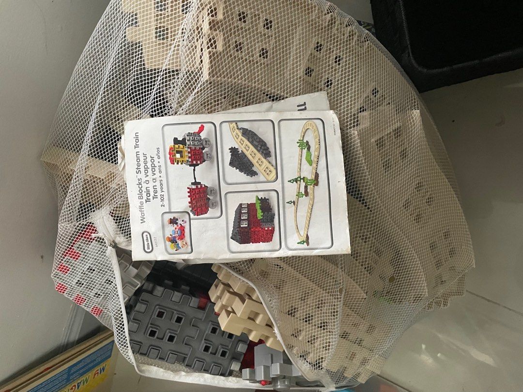 Little tikes Blocks™ Steam Train (Category: Lego & Building Sets) located in San Juan City. Submitted by michaela15 (Listing ID 1399080537, Image 2). Description: Complete (as is) Nego Super tibay.