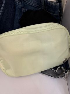 Lululemon Everywhere 腰包 - 淺綠色64209179500034110