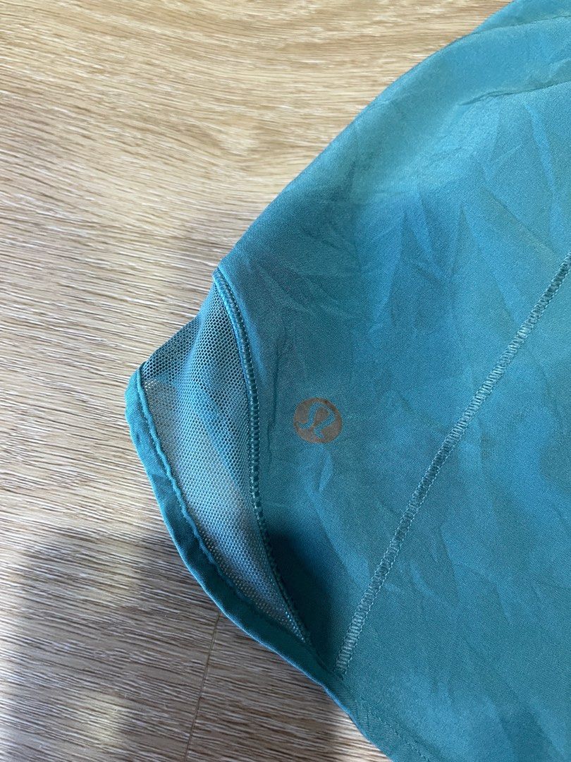 Lululemon Running Shorts Size 8 (Category: Activewear) located in La Trinidad. Submitted by avessonjam (Listing ID 1399187997, Image 3). Description: - Lululemon running shorts - Teal color - Size 8 - Comfortable elastic waistband - Built-in liner - Small Lululemon logo - Perfect for running/workouts.