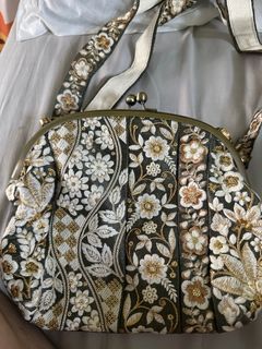 Luna 刺繡手提包64209179441795110