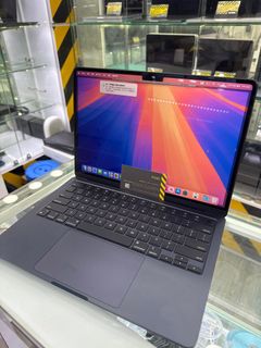 MacBook Air 13” M3 / 16GB / 256GB 有花64212408718721110