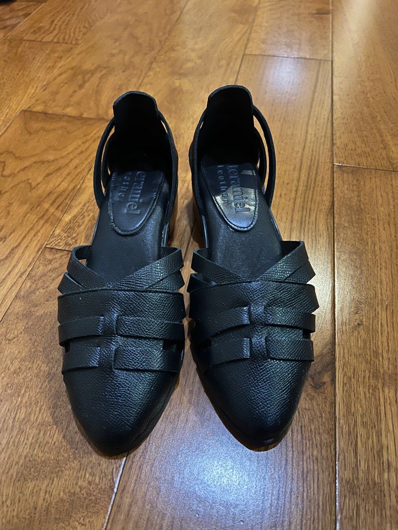 Meraniel Eunice 1.5" Heels (Category: Heels) located in Muntinlupa City. Submitted by mbjdj1 (Listing ID 1399121882, Image 2). Description: - Black Meraniel Eunice heels - 1.5" heel height - Features a woven design - Wooden heel - Ankle strap - Pre-order item - Soles show some wear.