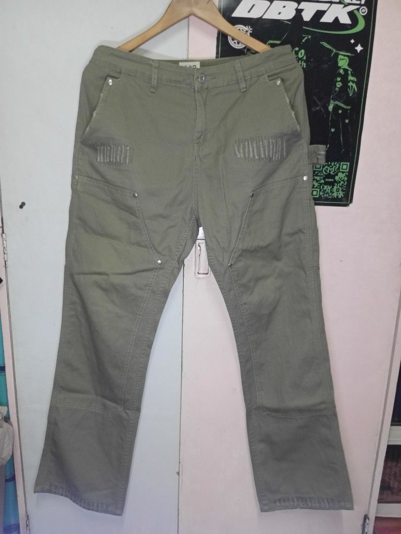 Miuko Cargo Pants XL (Category: Jeans) located in Manila. Submitted by got_em_ware (Listing ID 1399235205, Image 1). Description: Reminders: ALL ITEMS ARE THRIFTED so manage your Expectation ( Bawal sa maselan at siraulo ) READY TO WEAR ITEMS/ ALREADY WASHED 📏Measurements: Inches ‼️Disclaimer: some items may or may not have small hole, runs, cut tag labels, wrong sizing, mendings, and uneven stitch, permanent/washable stains ✨Mijko carpenter pan