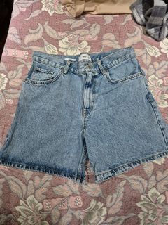 (Category: ) located in . Submitted by DelaC (Listing ID 1399187197, Image 1). Description: .