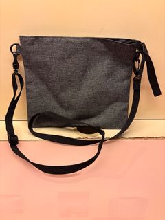 MUJI 炭灰色 斜孭袋64216185521155110