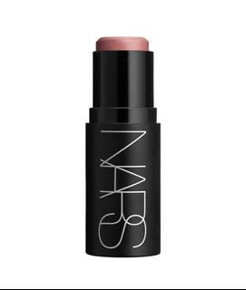(Category: ) located in . Submitted by buysellcloset (Listing ID 1399140969, Image 1). Description: .