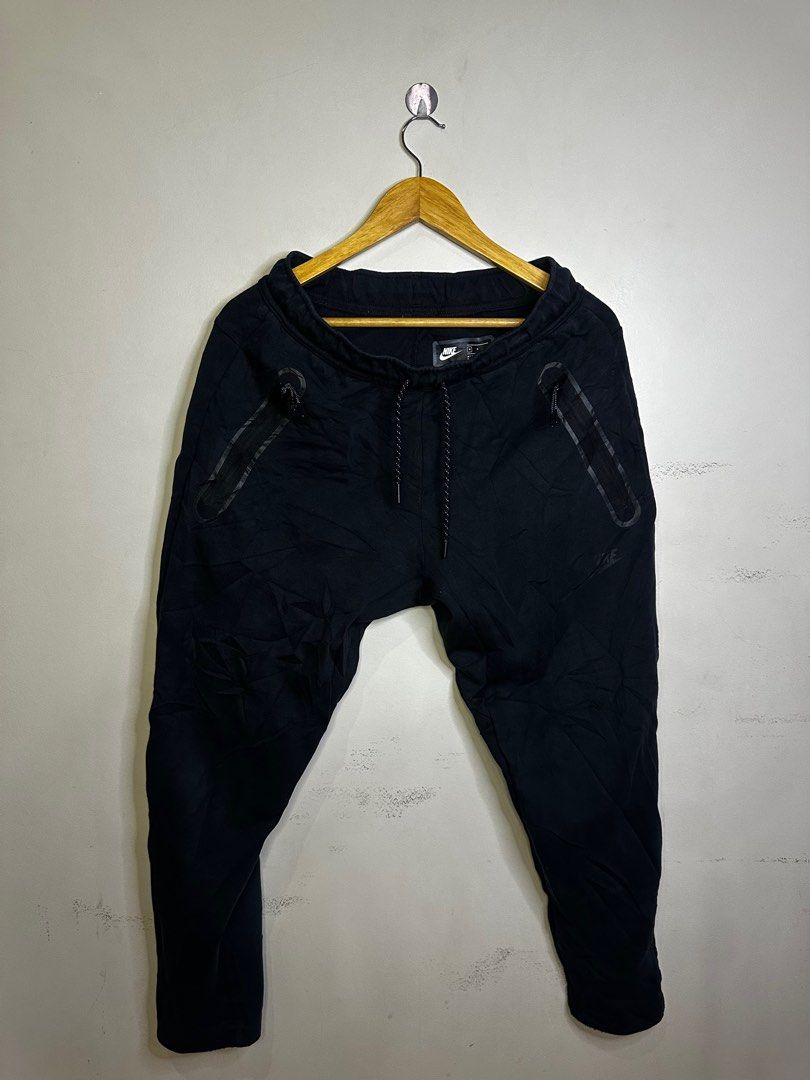 NIKE TECHFLEECE (Category: Joggers) located in Molave. Submitted by thriftmate13 (Listing ID 1399122953, Image 1). Description: .