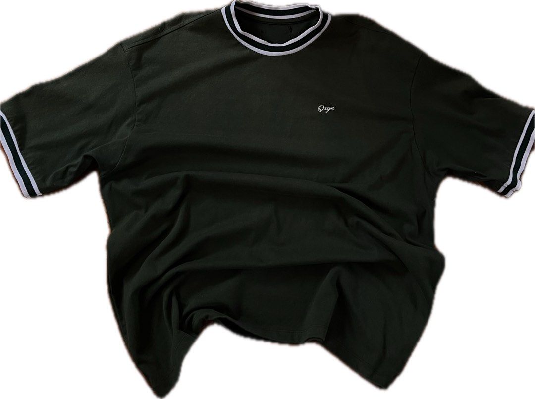 Oxygn Dark Green T-shirt (Category: Tshirts & Polo Shirts ) located in Baguio. Submitted by nickguard (Listing ID 1399052076, Image 1). Description: - Dark green Oxygn t-shirt - Size L - Issues : Ripped Tag.
