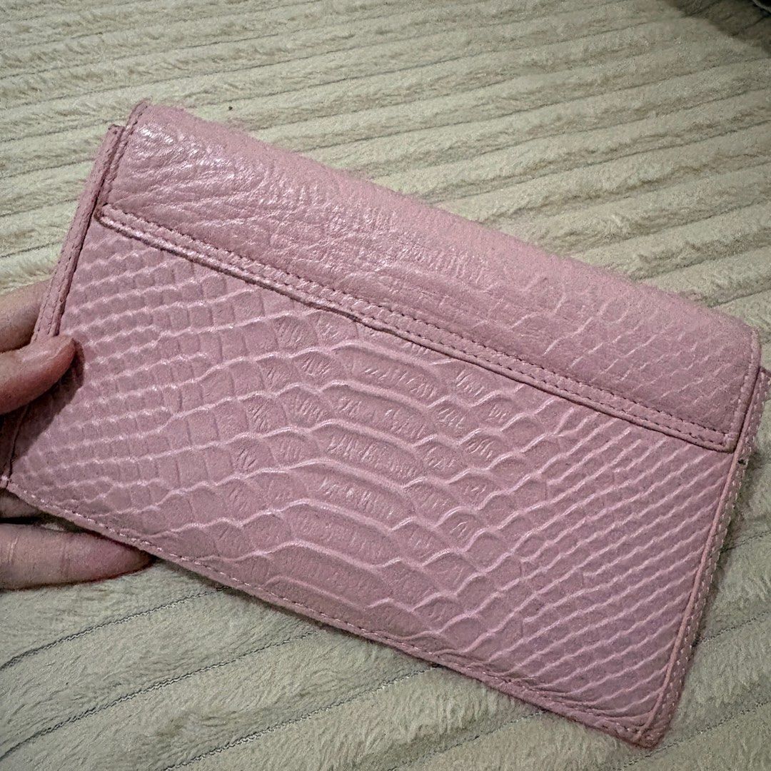 Prada Saffiano Leather Wallet - Pink (Category: Luxury Bags & Wallets) located in Malvar. Submitted by chatztash (Listing ID 1399224738, Image 2). Description: - Pink Seffiano Prada Wallet - No box, dust bag only.