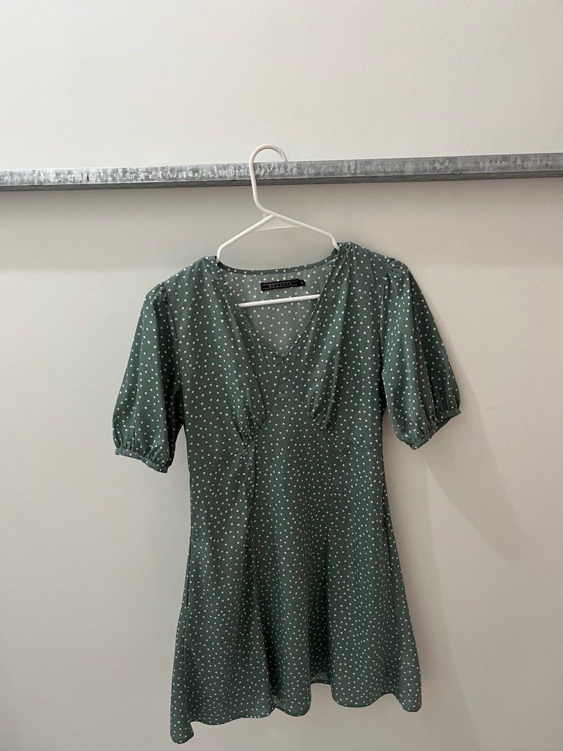 Regatta Polka Dot Dress - Size S (Category: Dresses) located in Bulacan. Submitted by gdriveee (Listing ID 1399111266, Image 1). Description: Condition: 9/10 Brand: Regatta Size: Fits small to medium body frame ✨ Decluttering | Quality Pre-Loved Finds ✨ Welcome to my curated space for gently used items! 📦 Random, well-kept items including: 💬 Feel free to ask questions or make offers! 📌 PLEASE READ BEFORE BUYING📌 🌷 Reservation Policy: 2-day r
