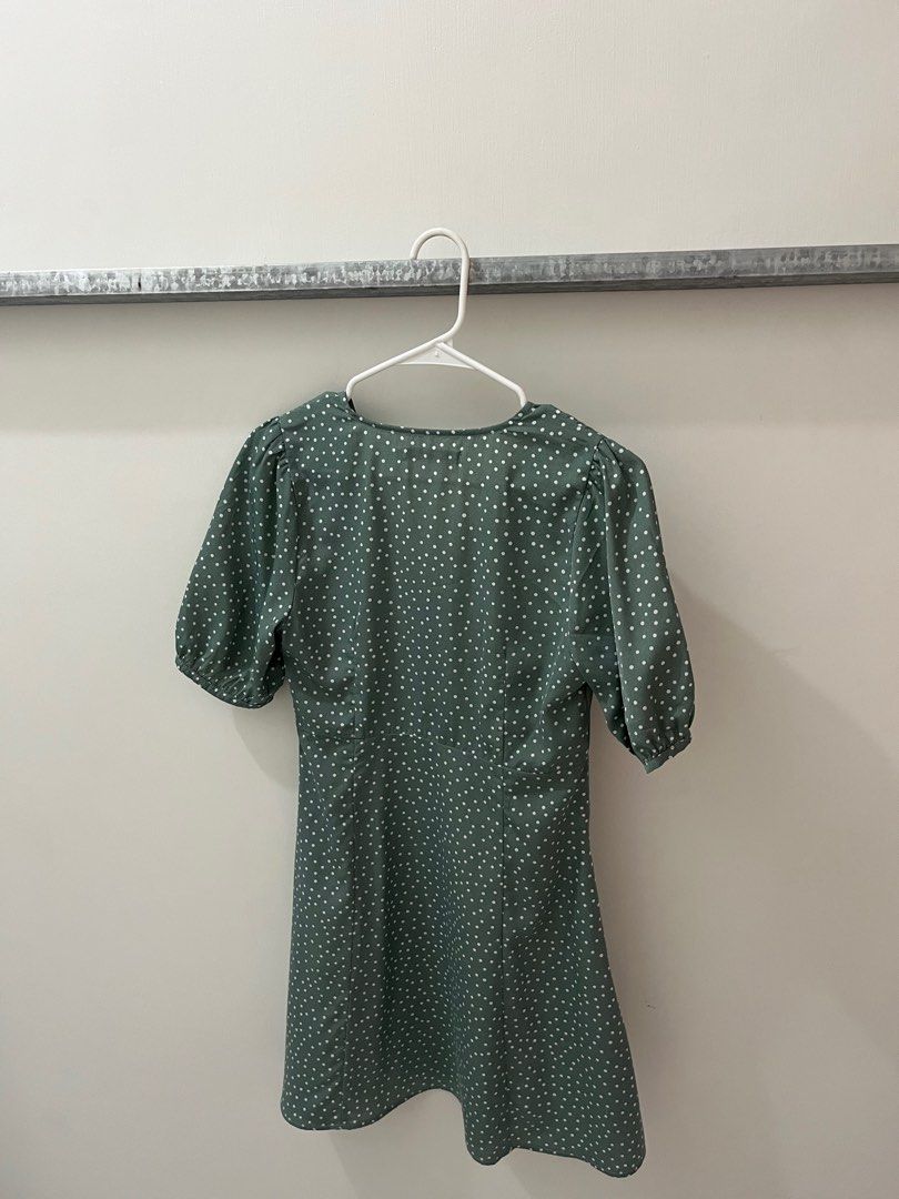 Regatta Polka Dot Dress - Size S (Category: Dresses) located in Bulacan. Submitted by gdriveee (Listing ID 1399111266, Image 2). Description: Condition: 9/10 Brand: Regatta Size: Fits small to medium body frame ✨ Decluttering | Quality Pre-Loved Finds ✨ Welcome to my curated space for gently used items! 📦 Random, well-kept items including: 💬 Feel free to ask questions or make offers! 📌 PLEASE READ BEFORE BUYING📌 🌷 Reservation Policy: 2-day r
