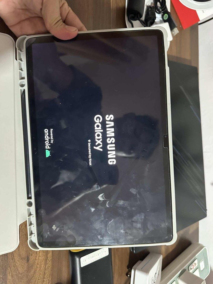 Samsung Galaxy Tab S7 FE (Category: Android) located in Imus. Submitted by rhogercantes (Listing ID 1399108851, Image 1). Description: Negotiable po. Samsung Galaxy Tab S7 FE (Slightly Used) Black - Silicon SRP P56,000 Market Price ₽46,000 In good condition - no issue With original Samsung Pen With housing/case Slightly used lang Reason for selling: just upgraded to iPad Air.