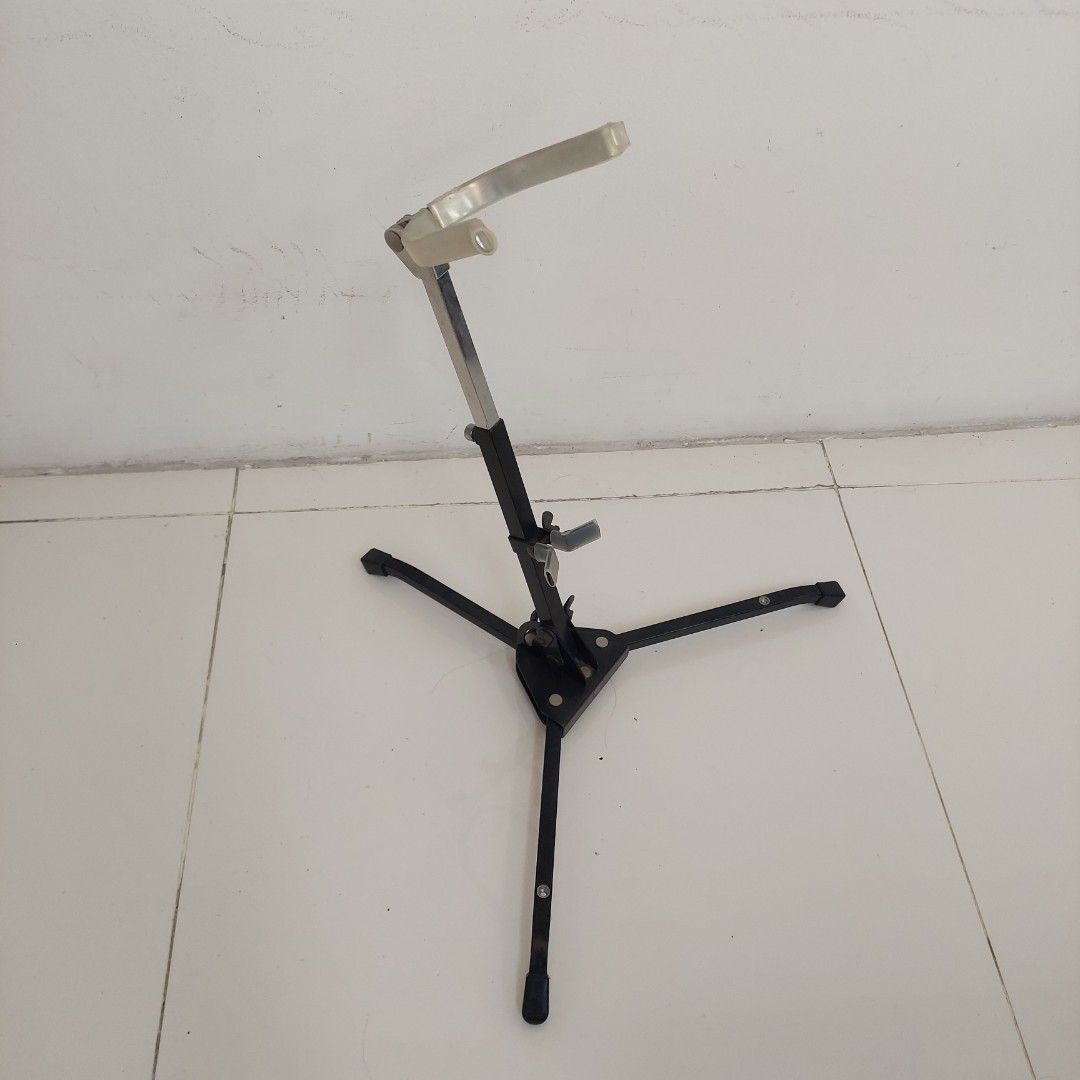 Saxophone Stand Foldable (Category: Musical Instruments) located in Quezon City. Submitted by cocopeats (Listing ID 1399204160, Image 2). Description: I believe this is a saxophone stand, but I'm not sure. Please make sure it is a saxophone stand before buying it as I am not knowledgeable about these instruments. 😅 Lalamove/Grab or Banawe QC Meetup.
