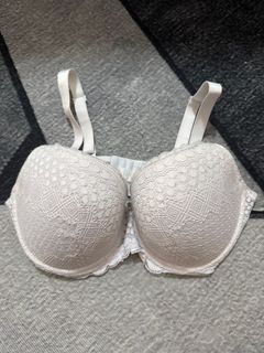 (Category: ) located in . Submitted by NellySales (Listing ID 1399176952, Image 1). Description: .