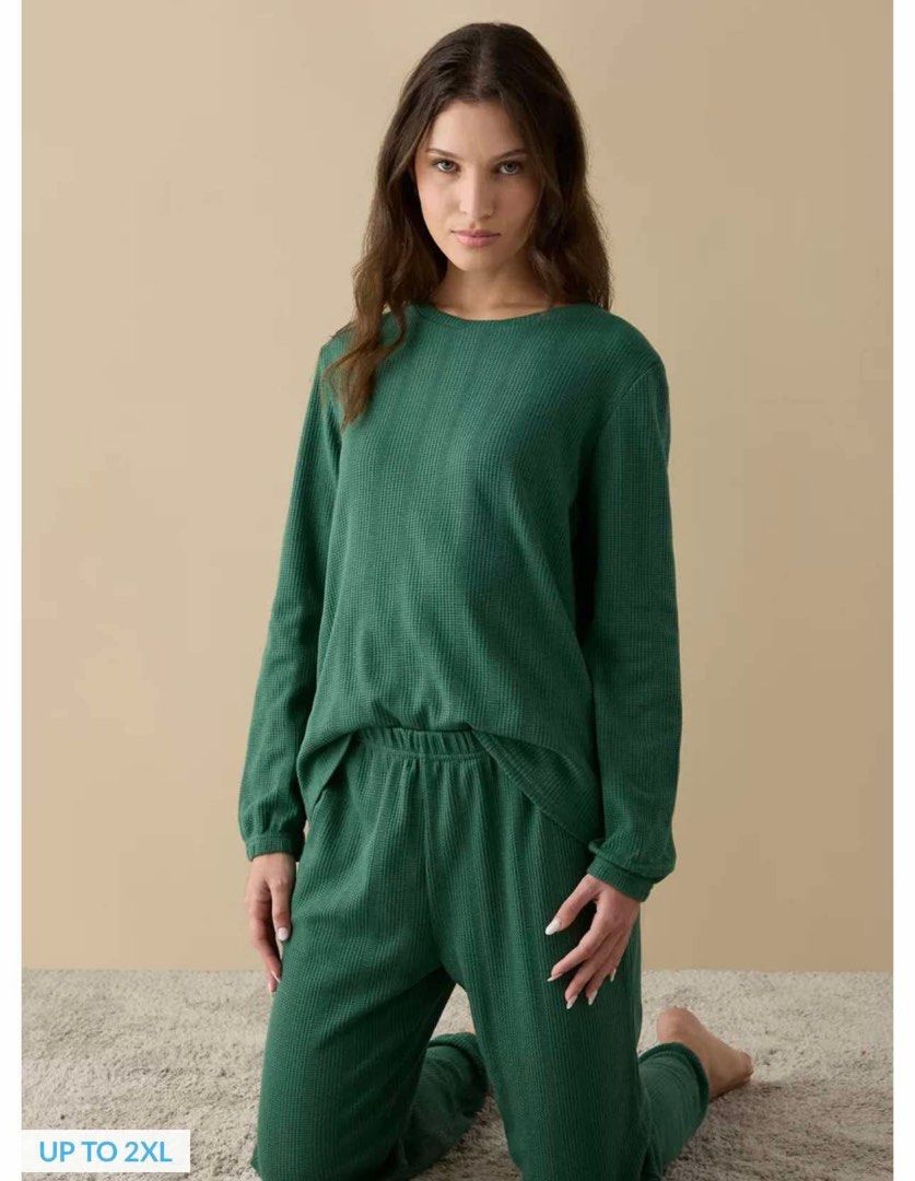 Splash pull over top and pants set (Category: Sets or Coordinates) located in Mandaluyong City. Submitted by splashfashion.ph (Listing ID 1399237039, Image 1). Description: Fits S-L.